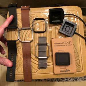 Fitbit Blaze w/tons of accessories!